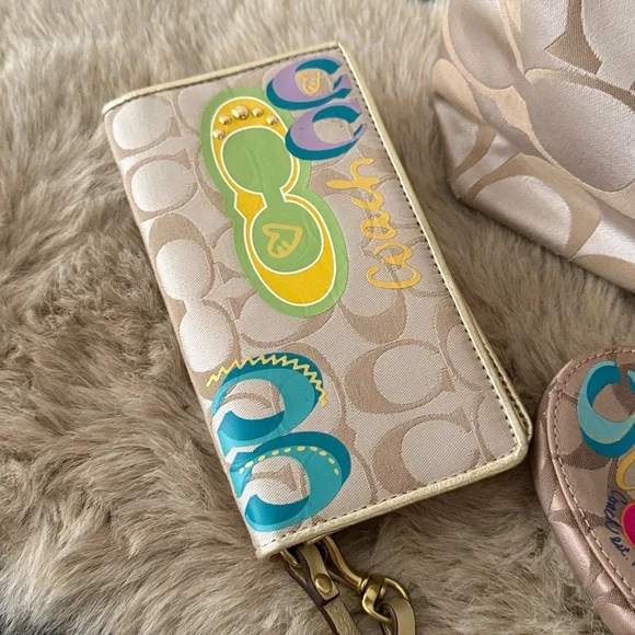 Coach poppy bundle Tote with Colorful Accents - Picture 4 of 6